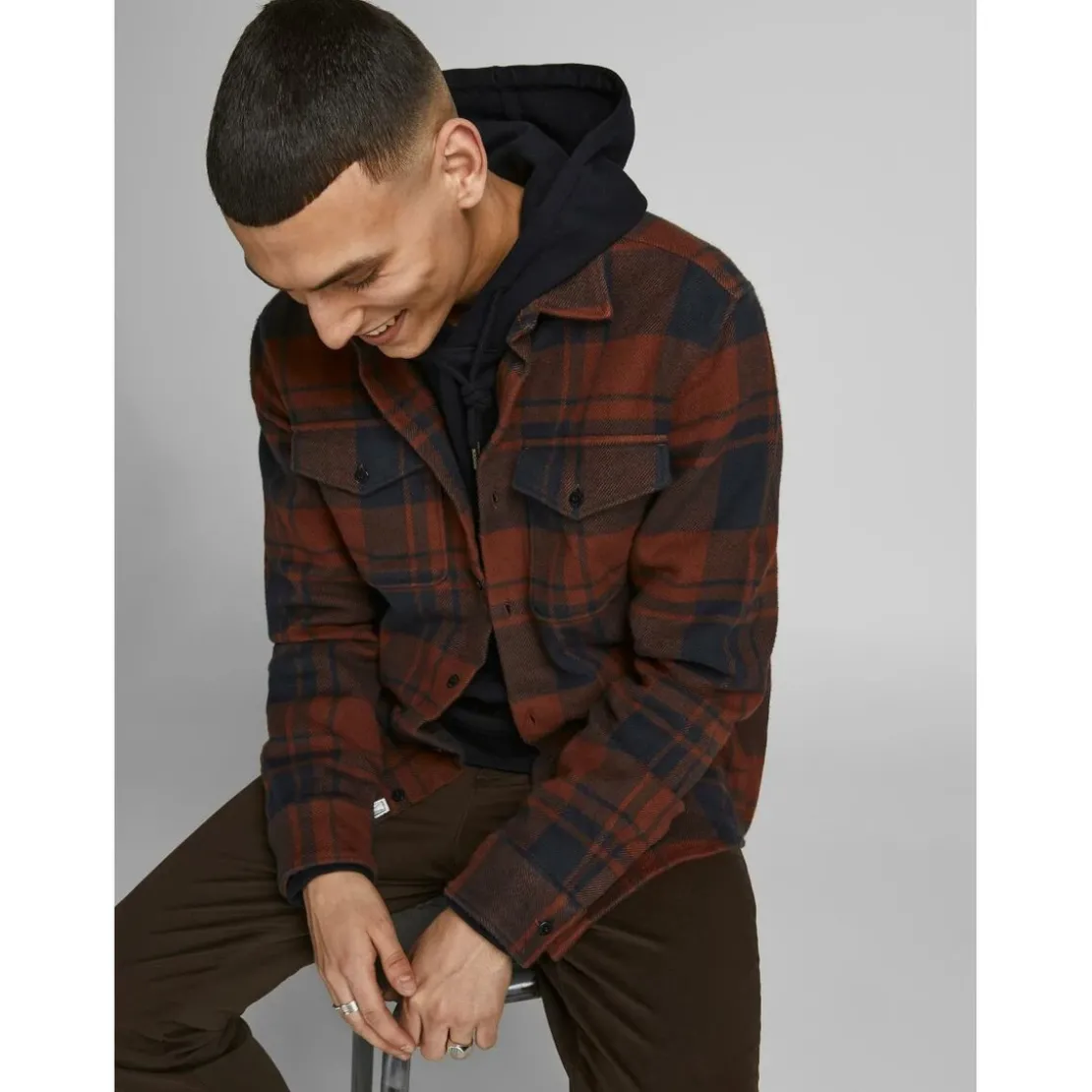 Jack & JonesChemise homme Comfort Fit Manches longues Marron foncé en coton