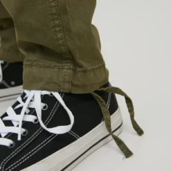 Jack & JonesPantalon cargokaki Dirk en coton