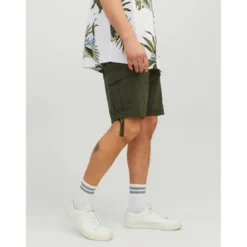 Jack & JonesShort cargo Cargo Fit Vert foncé en coton Neal