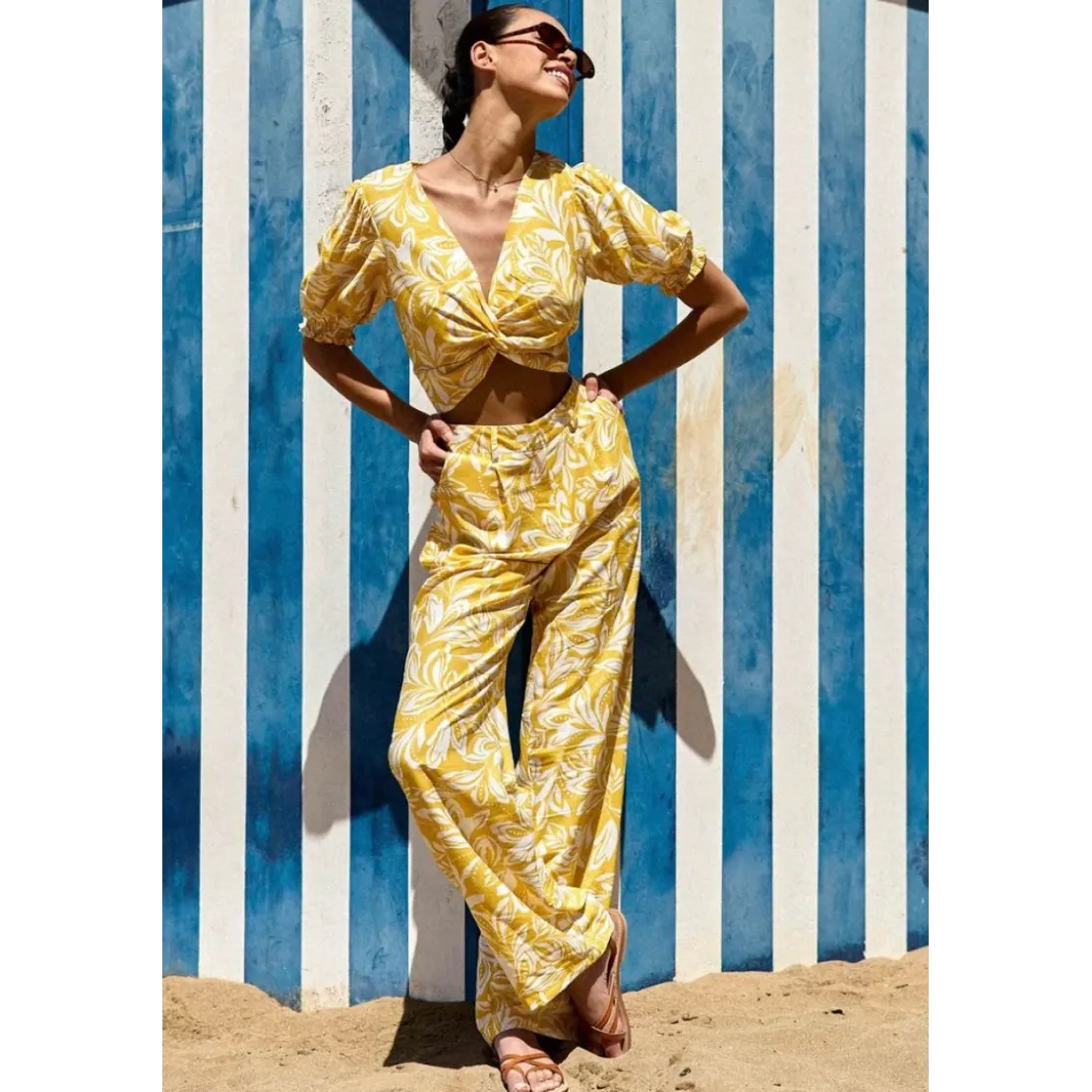 La Petite EtoilePantalon décontracté PAMEA jaune bicolore en viscose