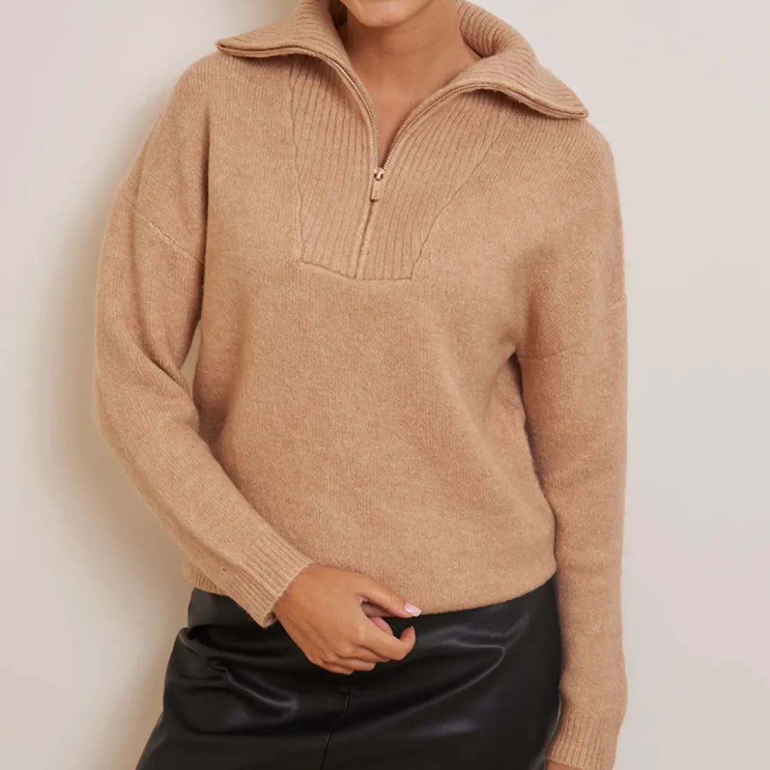 Les Petites BombesPull Col Camionneur beige