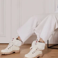 Les Tropéziennes par M.BelarbiBoots blanc LACEN en cuir