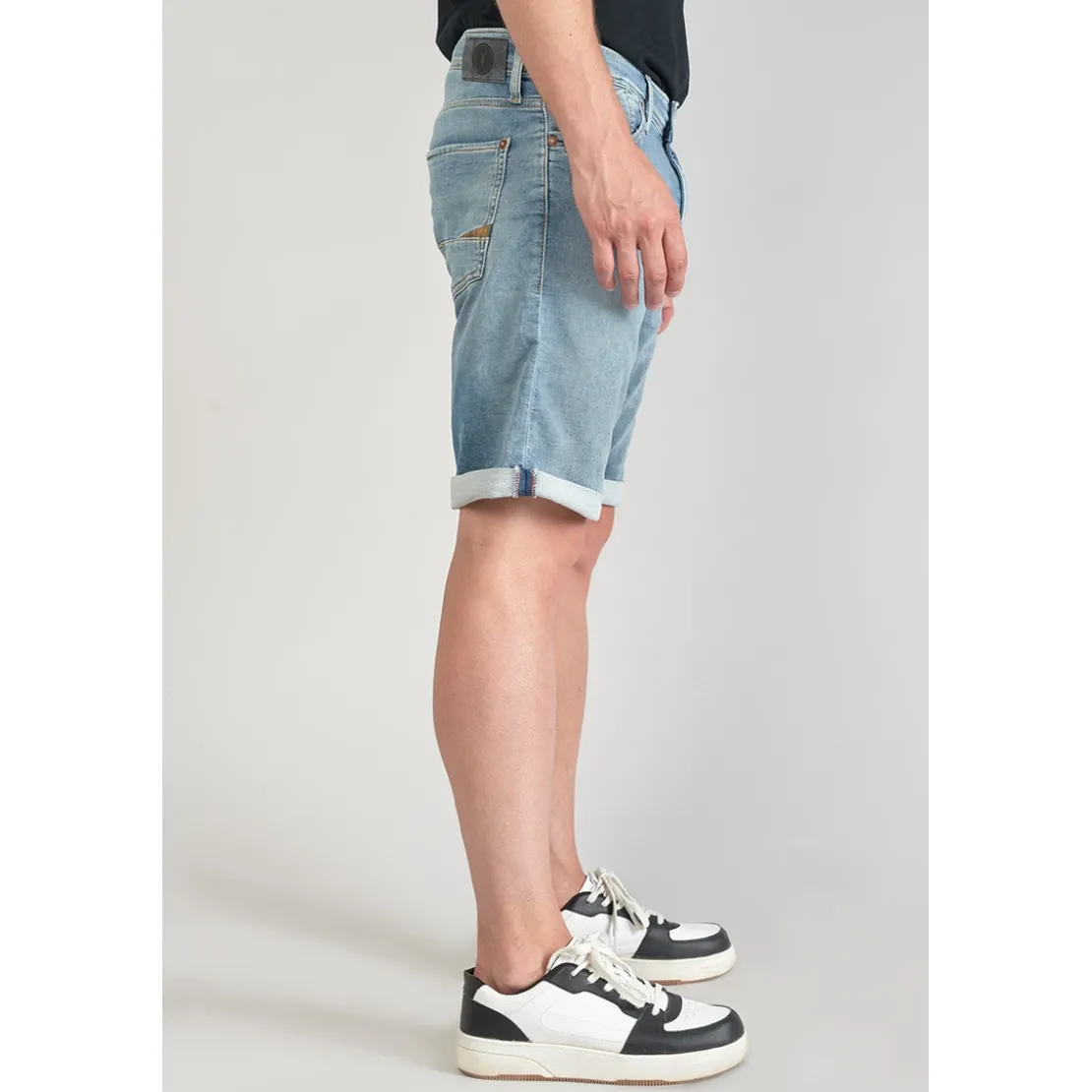 Le Temps des CerisesBermuda Jogg Lo bleu délavé en coton à la toile très stretch