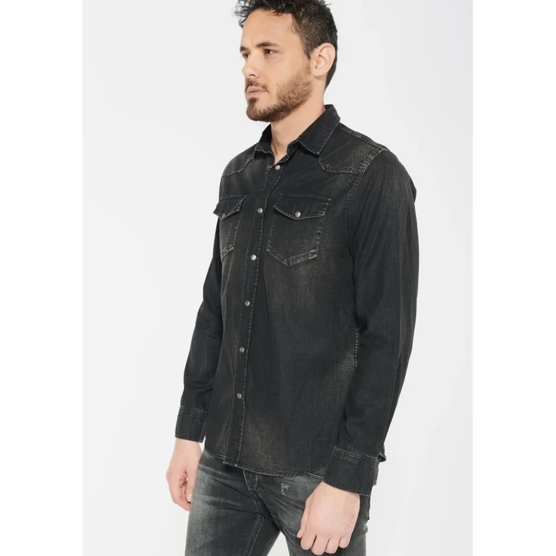 Le Temps des CerisesChemise Juanito en jeans noir délavé