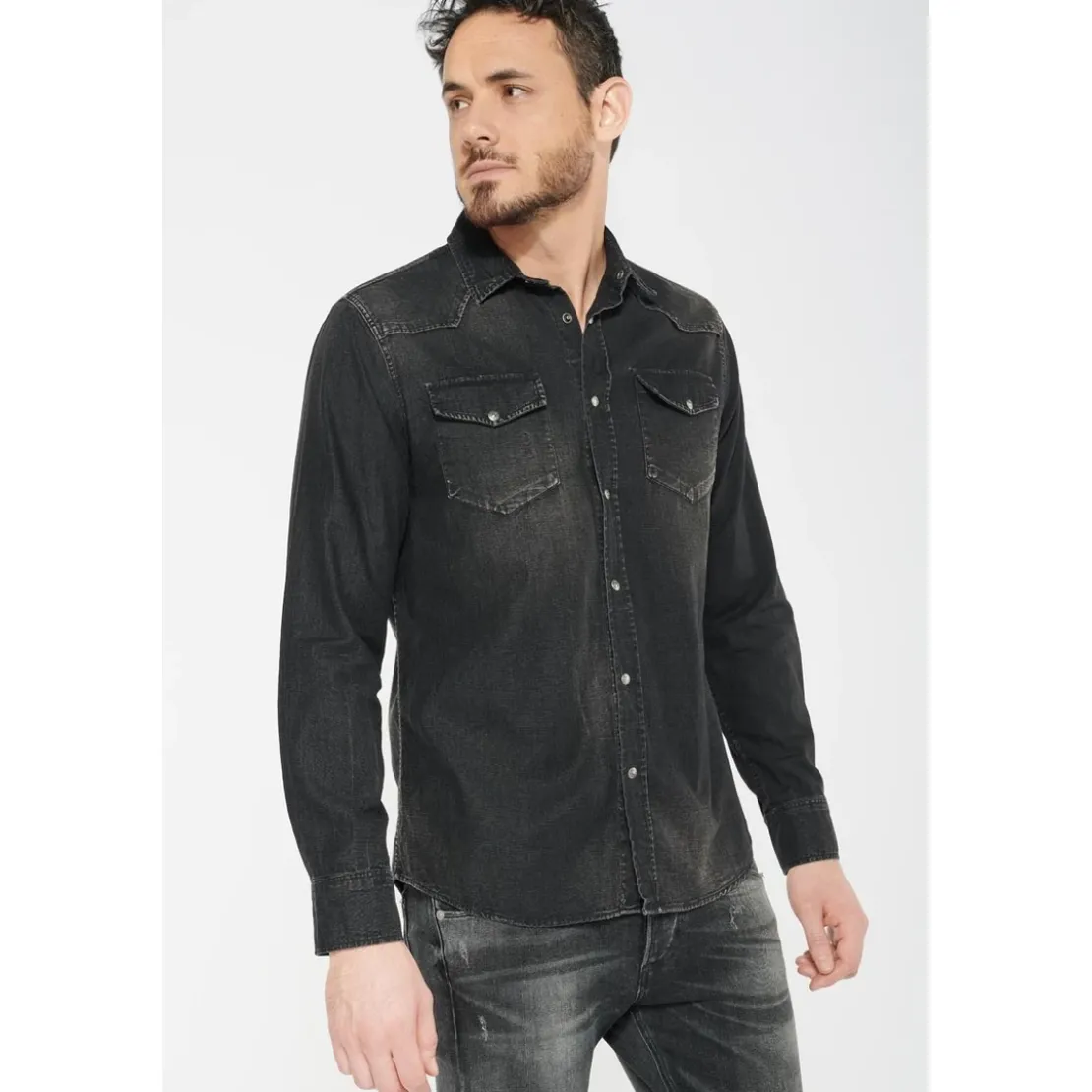 Le Temps des CerisesChemise Juanito en jeans noir délavé
