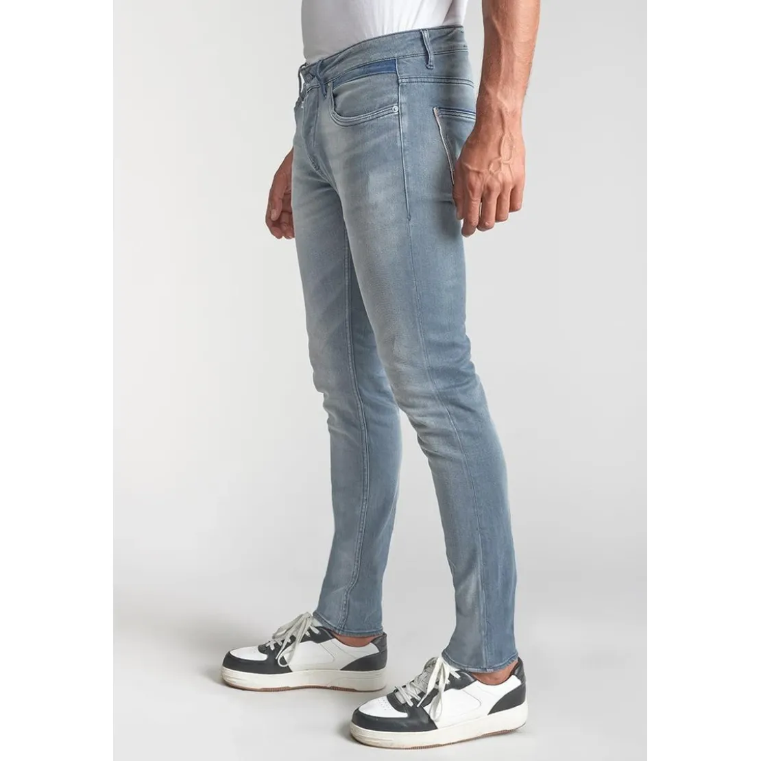 Le Temps des CerisesJeans ajusté stretch 700/11, longueur 34 bleu Zeke en coton