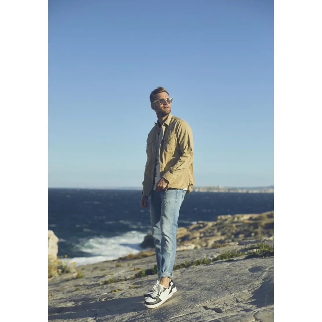 Le Temps des CerisesJeans ajusté stretch 700/11, longueur 34 bleu en coton Leo