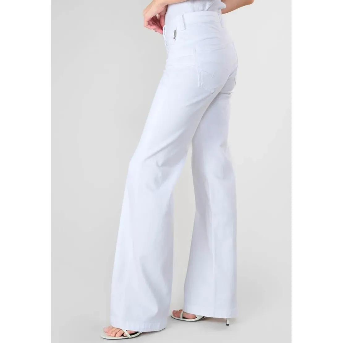 Le Temps des CerisesJeans flare, très évasé PULP high flare, longueur 34 blanc en coton