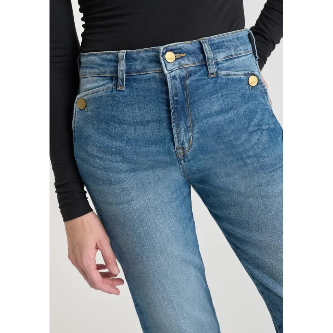 Le Temps des CerisesJeans mom , 7/8ème bleu en coton Lola