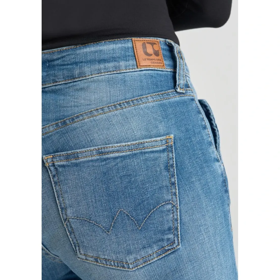 Le Temps des CerisesJeans mom , 7/8ème bleu en coton Lola