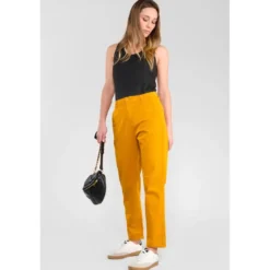 Le Temps des CerisesPantalon chino ERLE jaune Ione