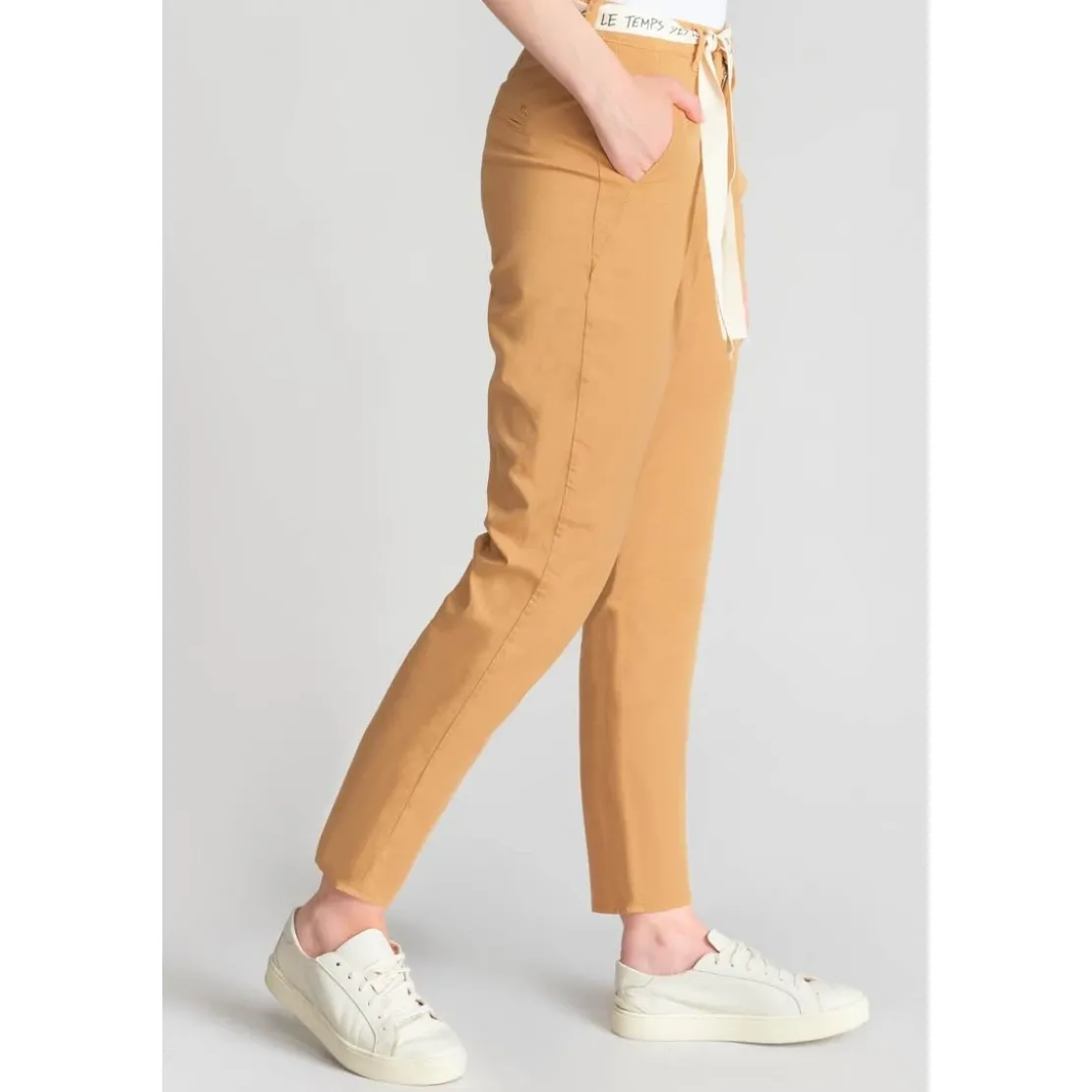 Le Temps des CerisesPantalon chino ARLO camel Vox en coton