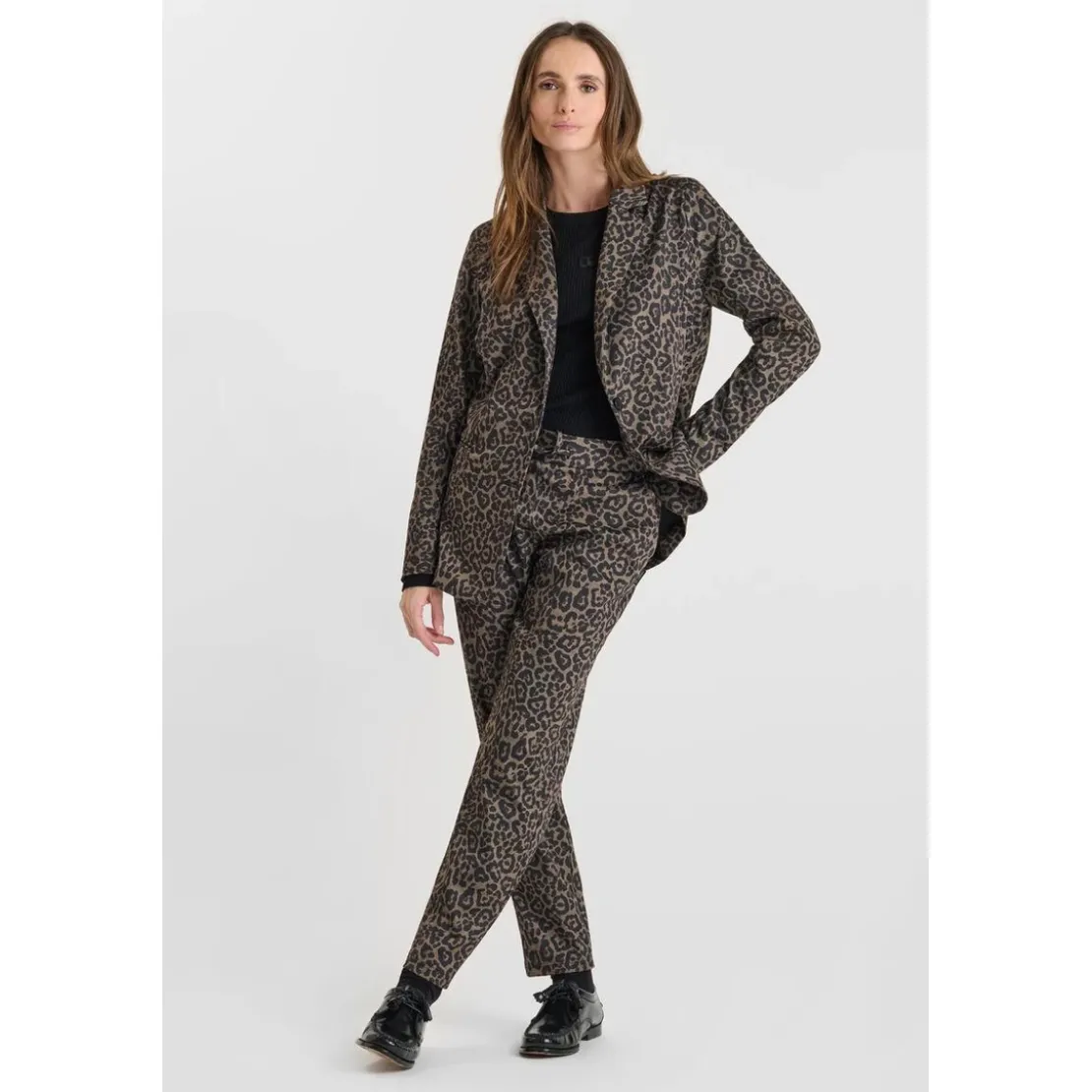 Le Temps des CerisesPantalon droite LEOPA marron Lane