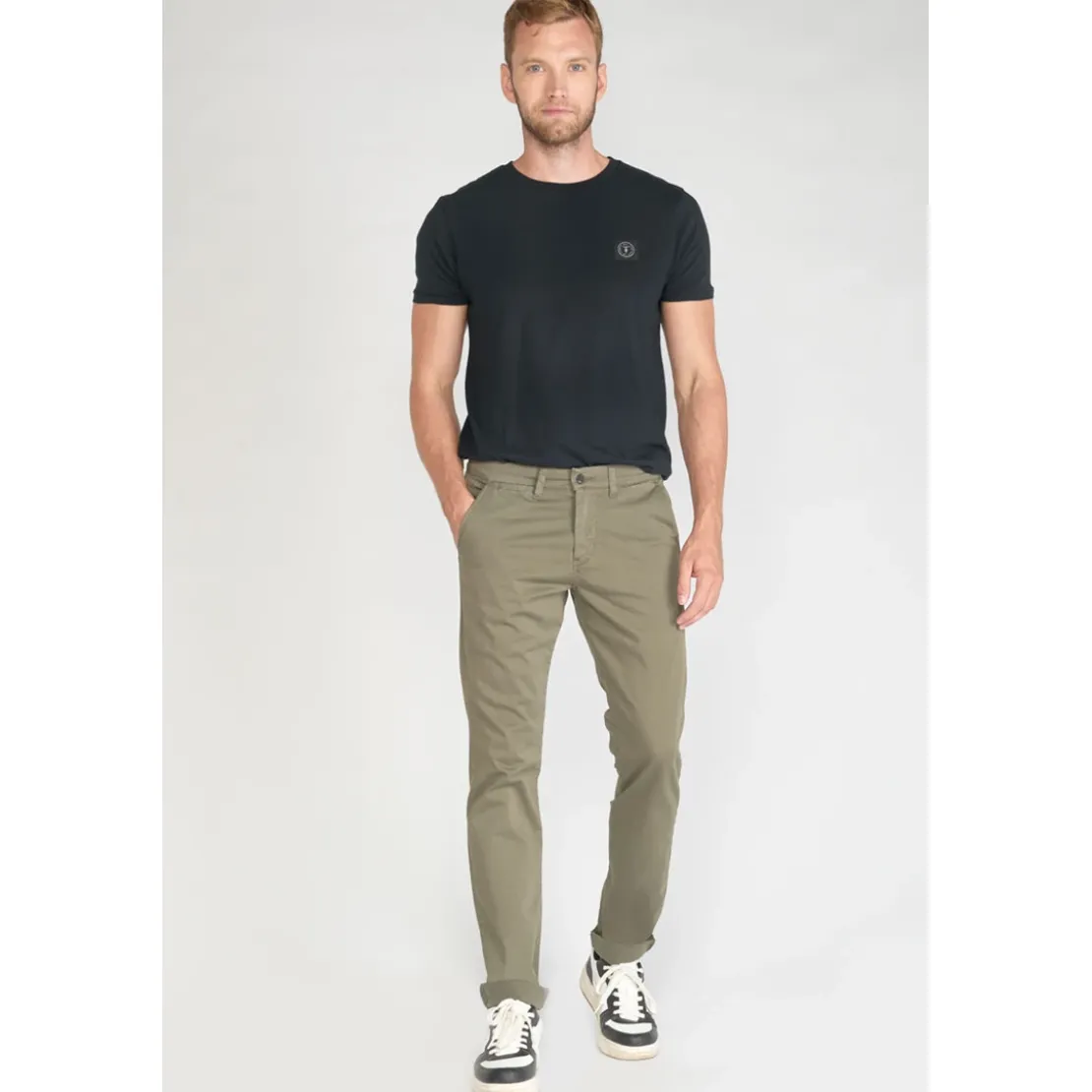 Le Temps des CerisesPantalon chino slim Jas kaki vert en coton