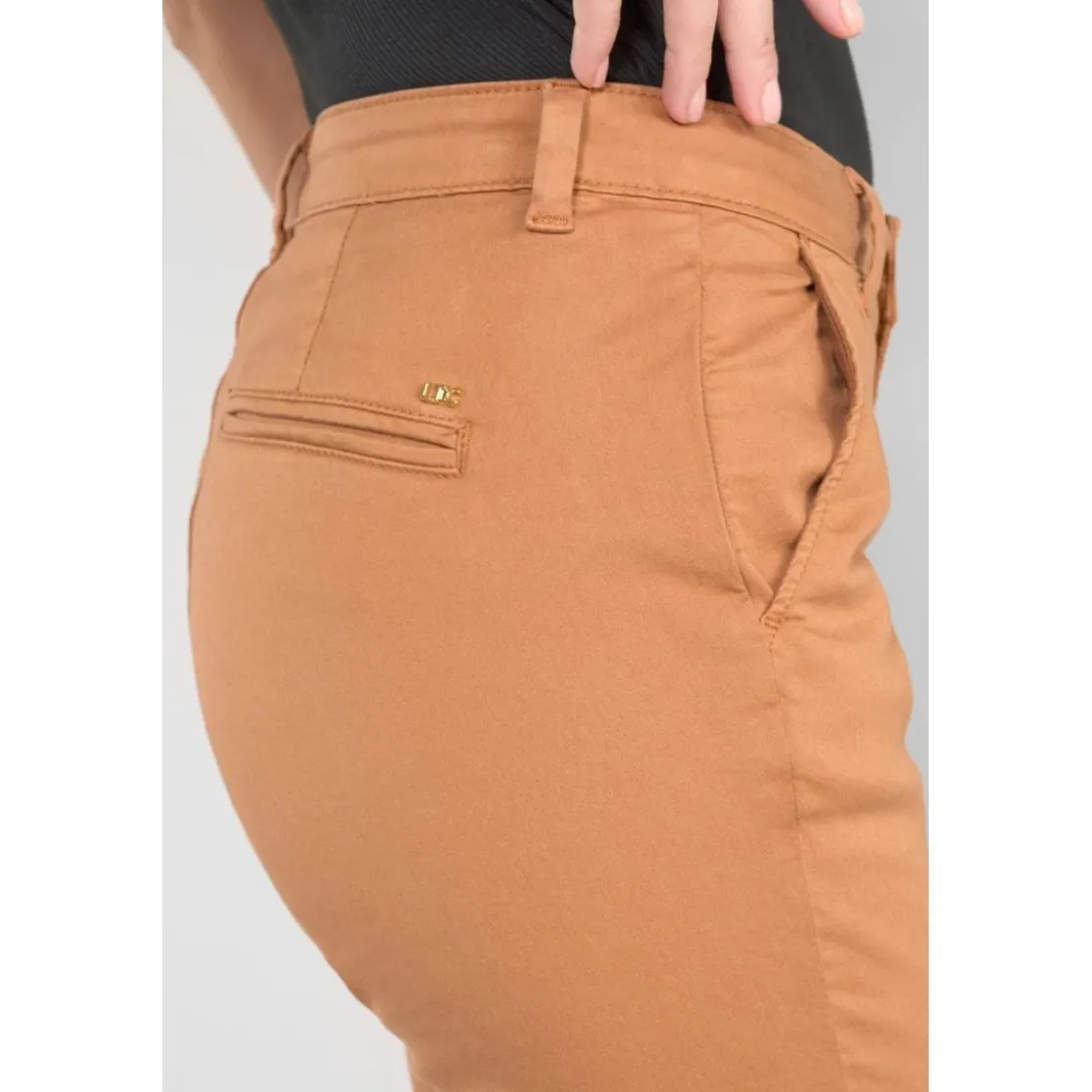 Le Temps des CerisesPantalon chino DYLI 6 marron Trix en coton