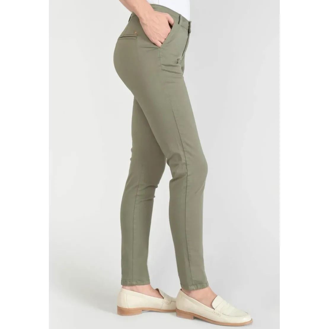 Le Temps des CerisesPantalon chino Dyli3 kaki vert en coton