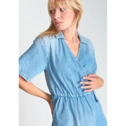 Le Temps des CerisesRobe portefeuille en jeans FLOE bleu Sloan