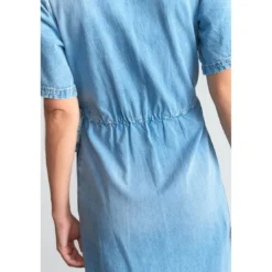 Le Temps des CerisesRobe portefeuille en jeans FLOE bleu Sloan