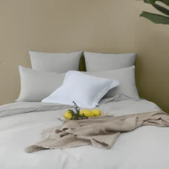 L'Officiel InteriorsLes signatures - Taie d'oreiller en percale de coton - Gris perle/passepoil gris foncé