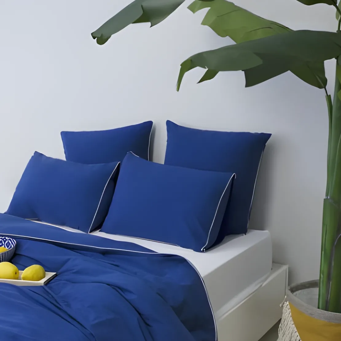 L'Officiel InteriorsLes signatures - Housse de couette en percale de coton - Bleu marine/passepoil blanc