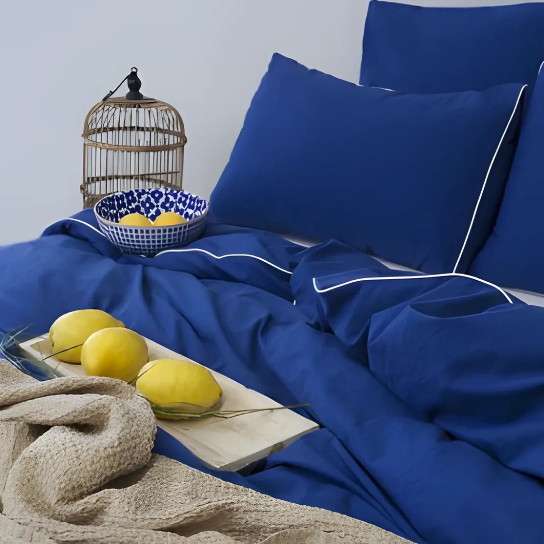 L'Officiel InteriorsLes signatures - Housse de couette en percale de coton - Bleu marine/passepoil blanc