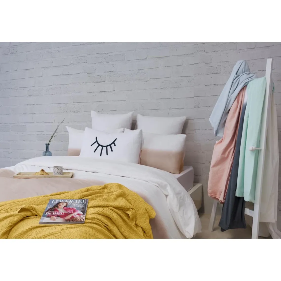 L'Officiel InteriorsPlaid en coton ocre - Les basiques