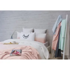 L'Officiel InteriorsPlaid en coton Rose poudré - Les basiques