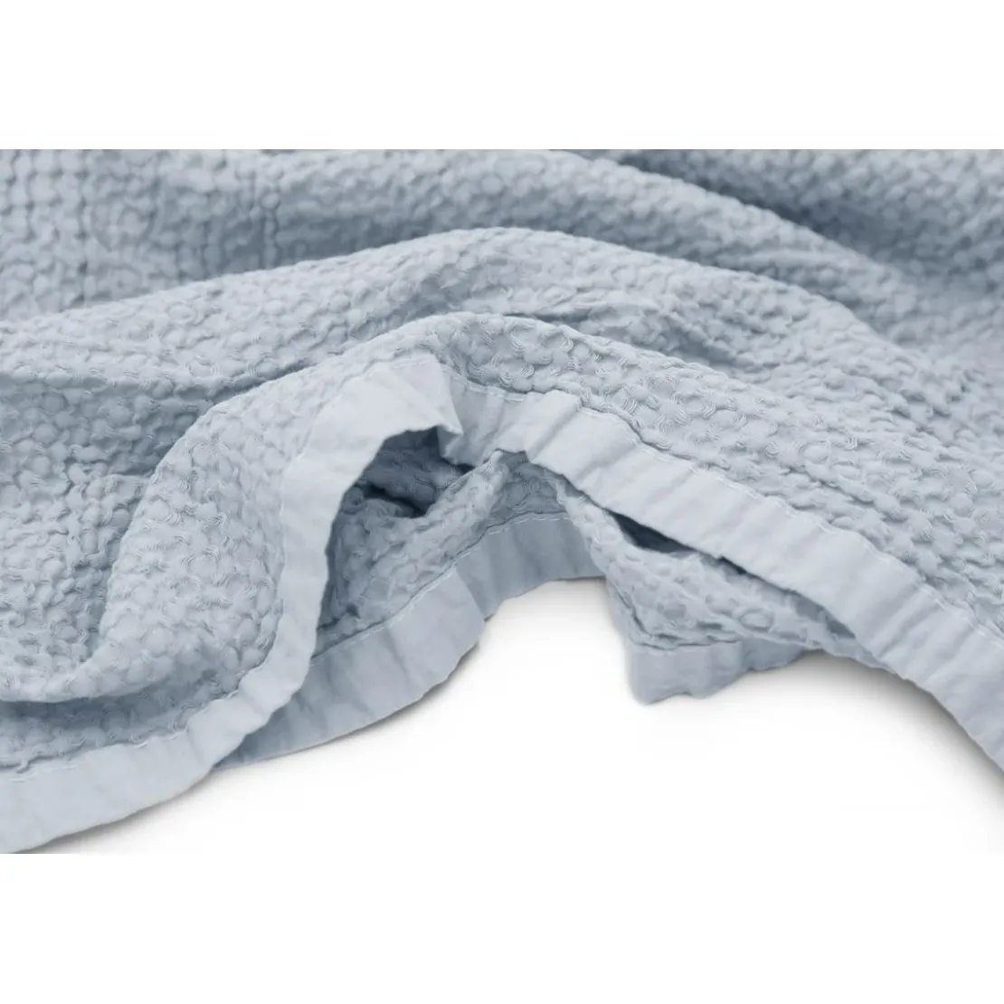 L'Officiel InteriorsPlaid en coton bleu ciel - Les basiques