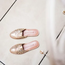 MapacheSandales tressées SONORA champagne en cuir