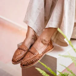 MapacheSandale tressee camel - ALEGRE en cuir