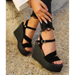 Mes jolis nu piedsSandales compensées multibrides femme cuir noire