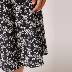 Naf NafJupe à imprimé fleuri noir