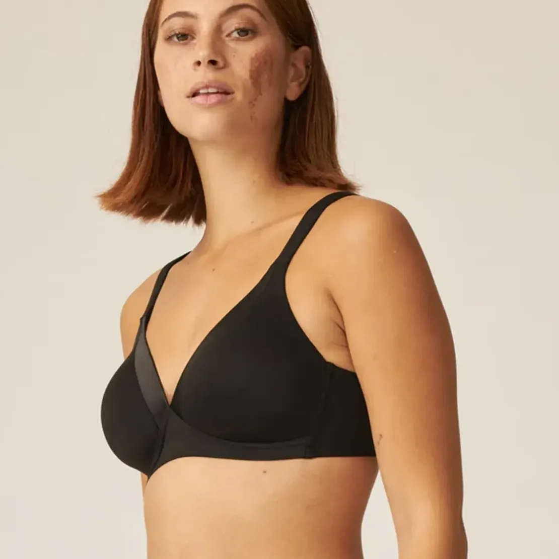 NaturanaSoutien-gorge sans armature Noir avec bonnet et ruban brillant - The Wednesday