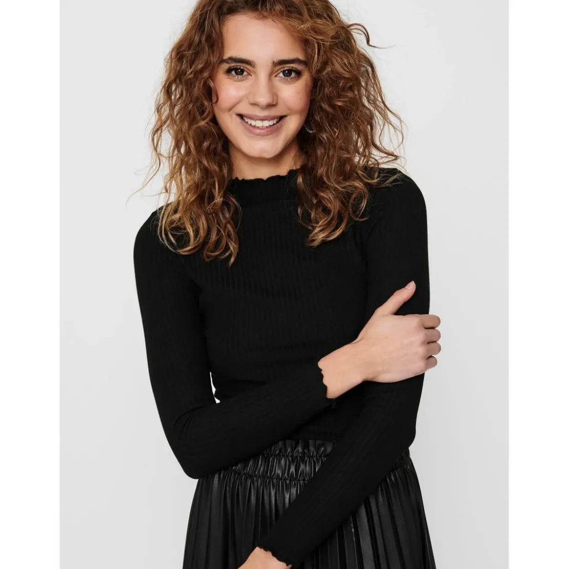 OnlyTop Col haut Manches longues Volants noir