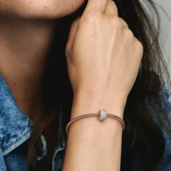 PandoraCharm Triple Rang Pavé Scintillant - Pandora MomentsDoré Rose