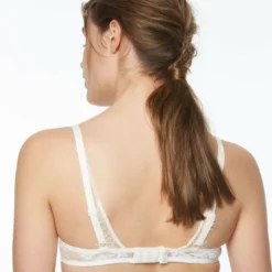 PassionataSoutien-gorge à armatures plongeant nacre-Passionata- Gloria