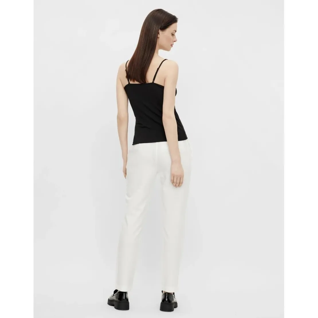 PiecesDébardeur spaghetti col en v noir Xia