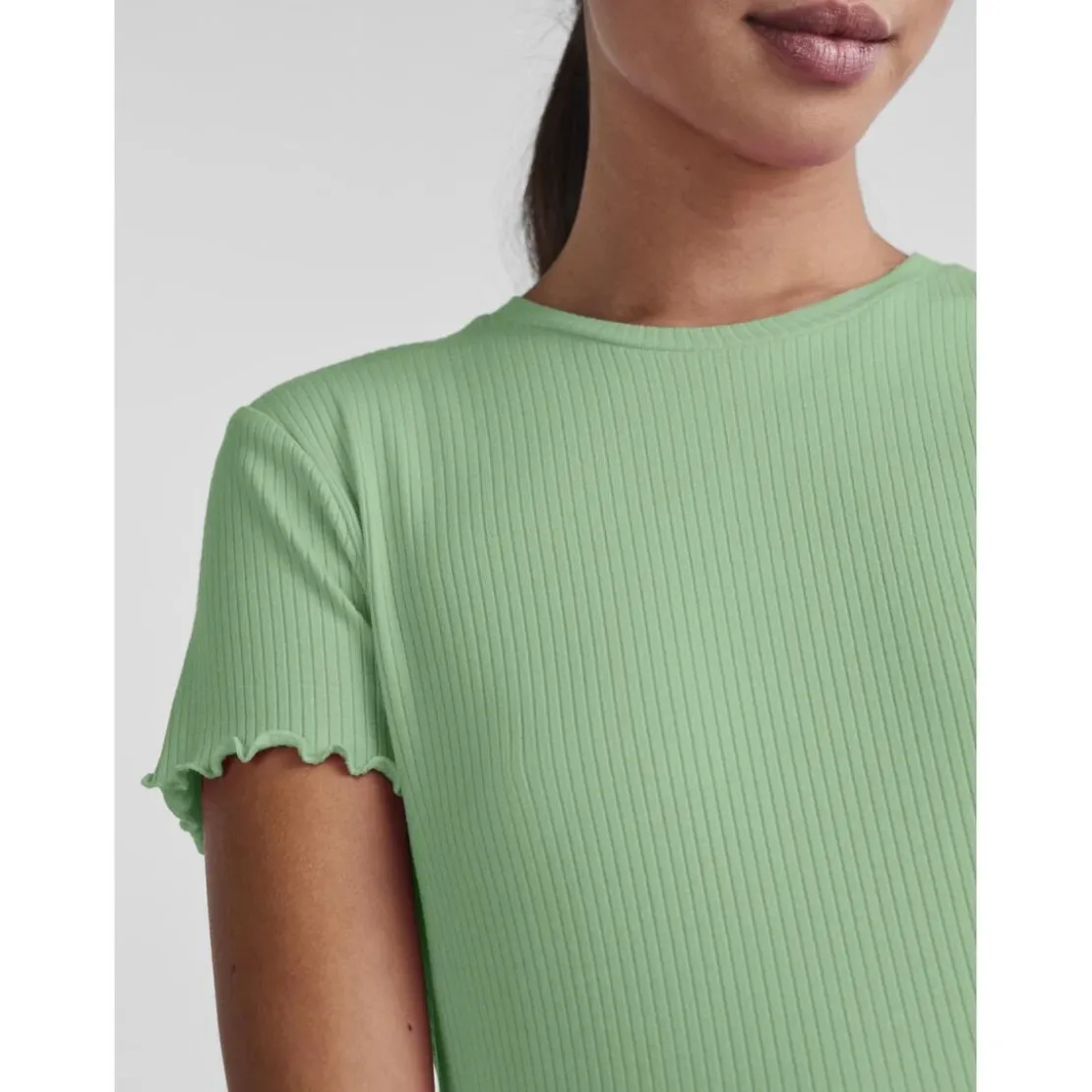 PiecesTee shirt manches courtes Nicca vert en viscose Tara