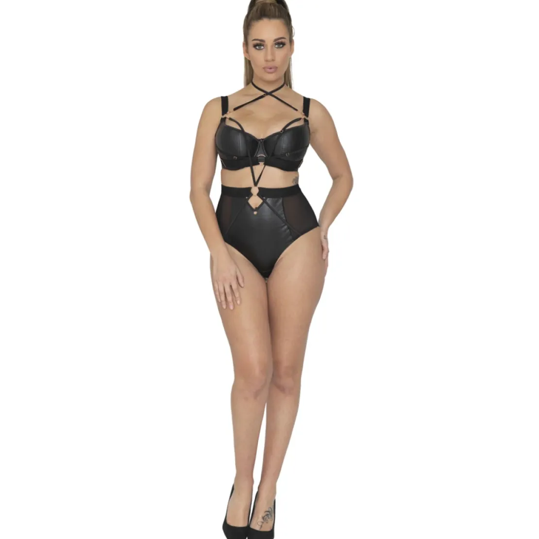ScantillySoutien-gorge corbeille armatures demi-sein noir en viscose- Harnessed