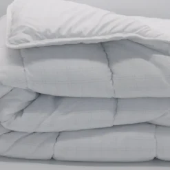 SeleniaCouette Chaude Maxi Protect (anti-acariens, anti-tâche, relaxante et climatisée)