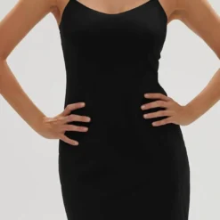 Simone PérèleFond de robe Noir- ESSENTIEL