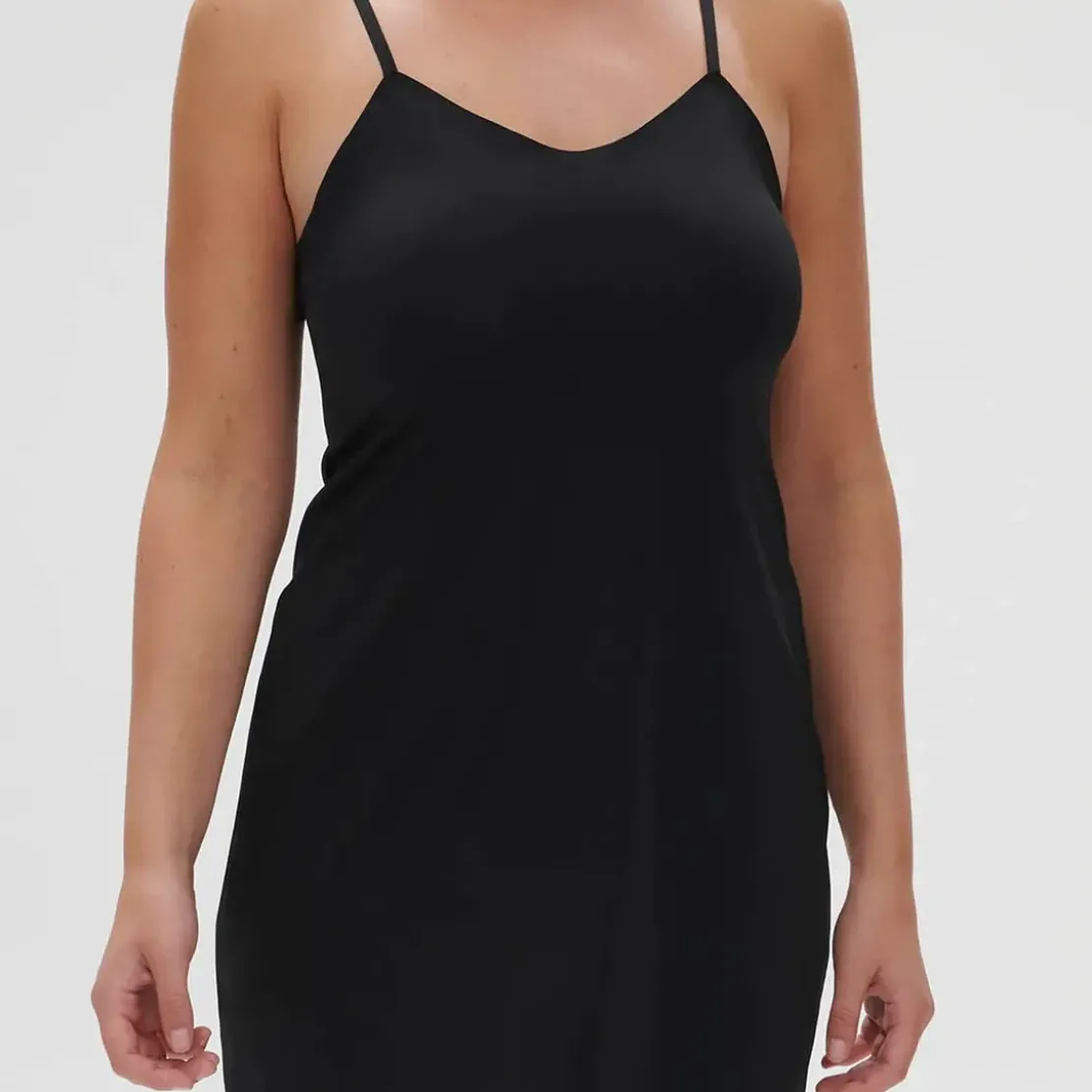 Simone PérèleFond de robe Noir- ESSENTIEL