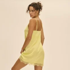Simone PérèleNuisette - Jaune d'été- SATIN SECRETS
