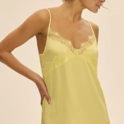 Simone PérèleNuisette - Jaune d'été- SATIN SECRETS