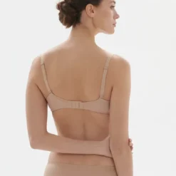 Simone PérèleSoutien-gorge avec armatures décolleté plongeantPeau- DELICE