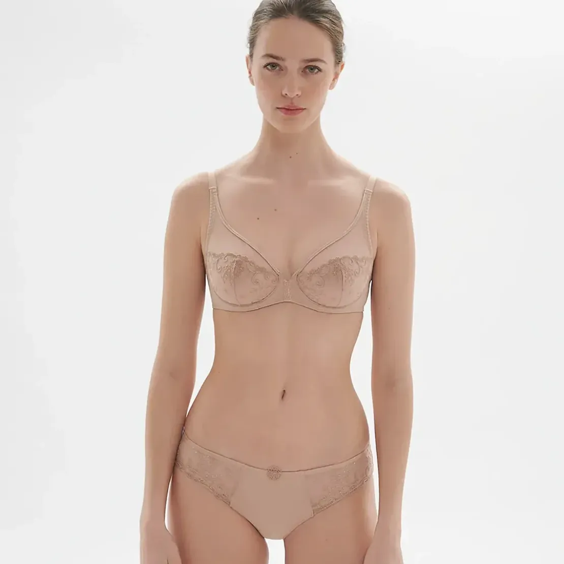 Simone PérèleSoutien-gorge avec armatures décolleté plongeantPeau- DELICE