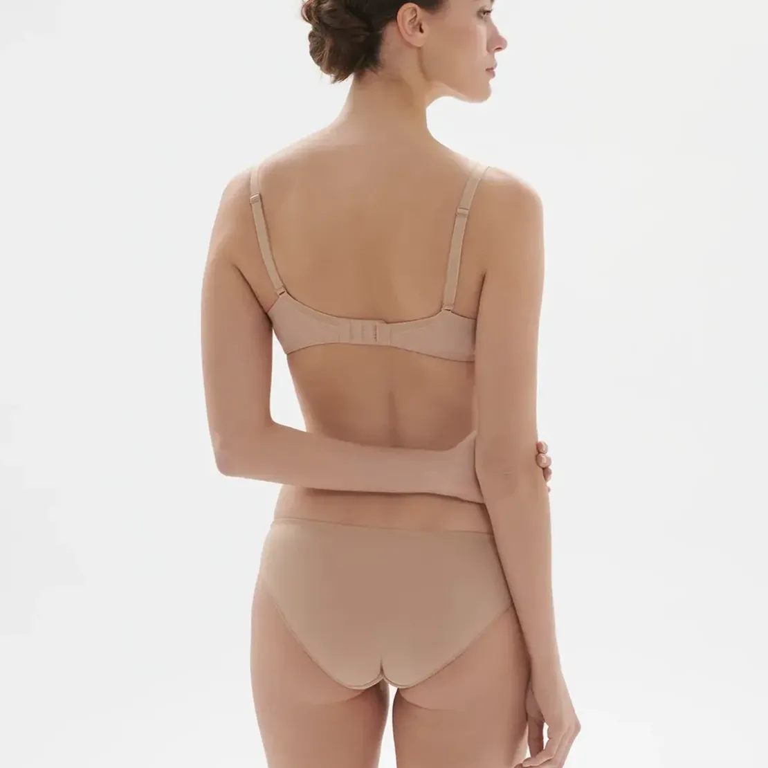 Simone PérèleSoutien-gorge avec armatures décolleté plongeantPeau- DELICE