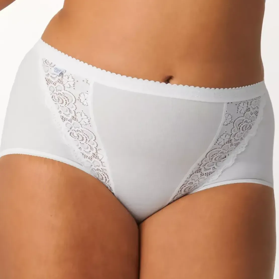 SloggiCulotte taille haute blanche sloggi Chic Maxi WHITE en coton- Chic