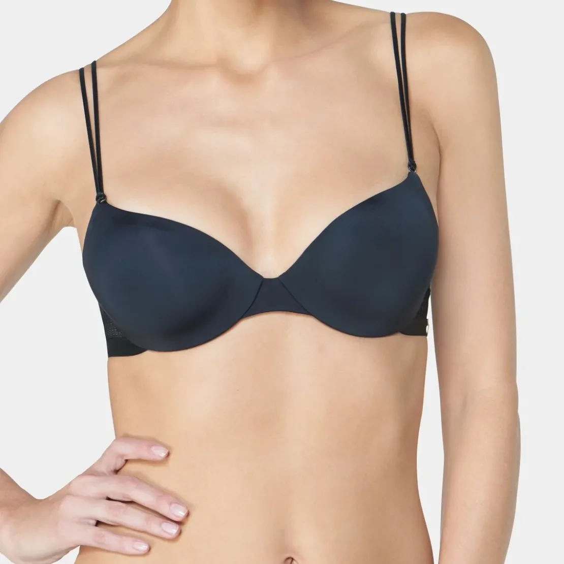 SloggiSoutien-gorge ampliforme noir-Sloggi- Silhouette
