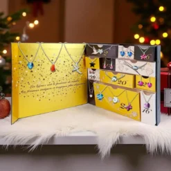 So Charm BijouxCalendrier de l'avent par So Charm® - 12 bijoux So Charm® ornée de cristaux Swarovski® CALENDRIER01-STRASS